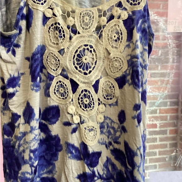 Y2K Waverly Blue and Cream Floral Lace Tank Top - Picture 3 of 5